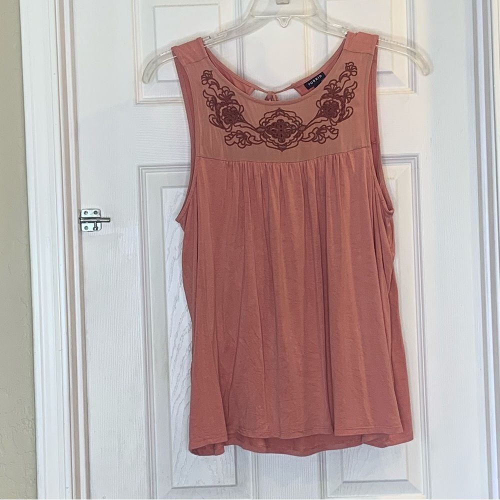 Torrid Jersey Cutout Embroidered Floral Tank Top Coral Size Large